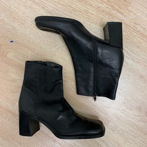 Vintage Nine West Leather Booties